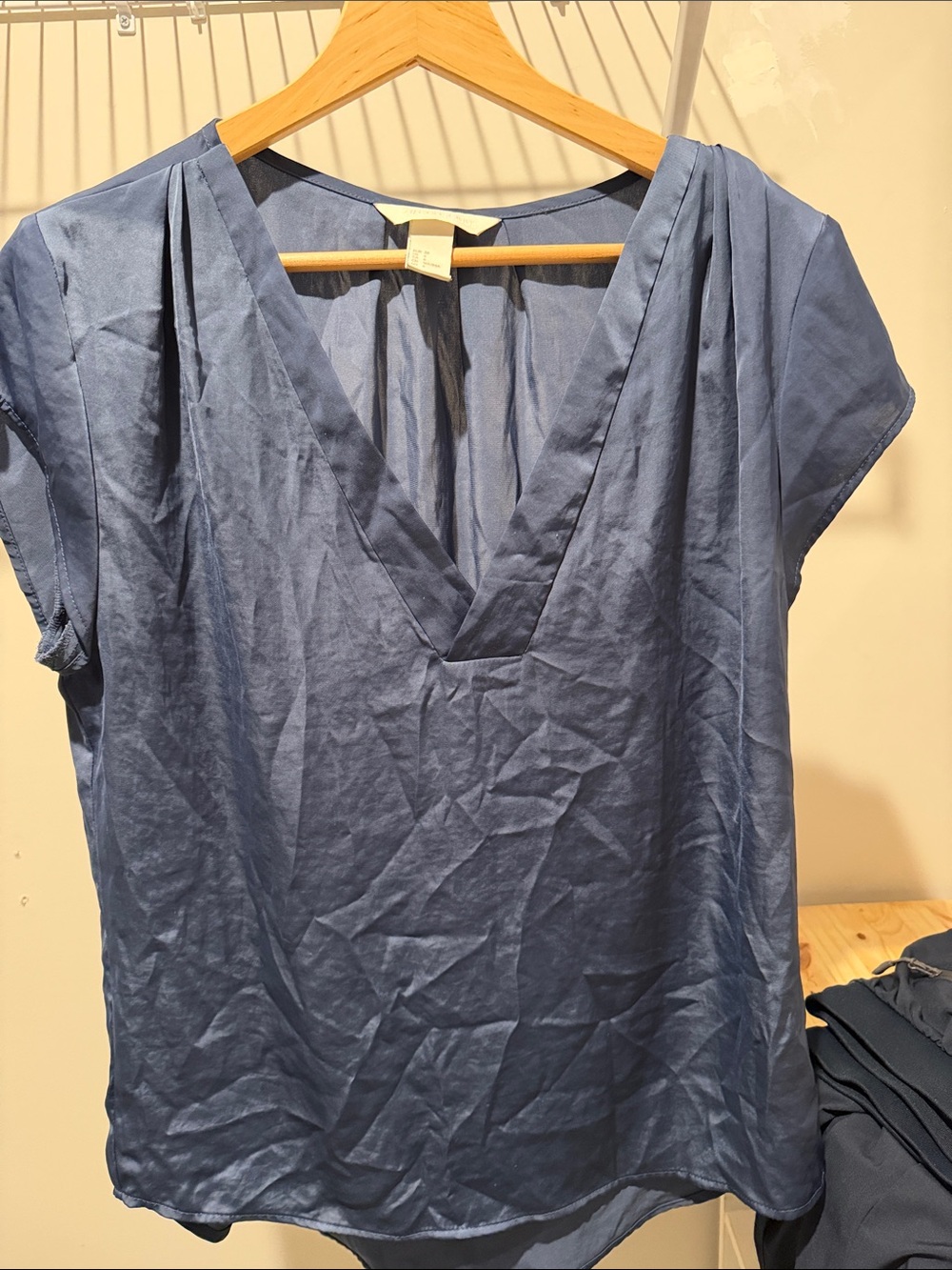 H&M Blue V-Neck Cap Sleeve Blouse